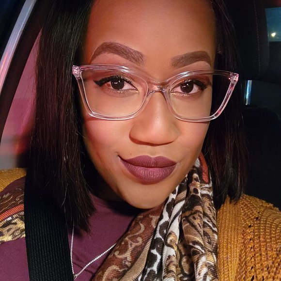 Meet your Posher, Katrina - Picture 3 of 4